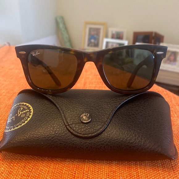 Matte Tortoise Rayban Wayfarer - Picture 1 of 6